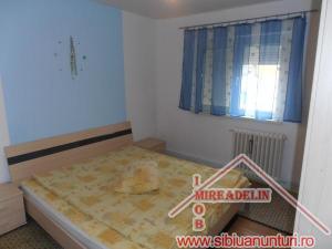 INCHIRIEZ  APARTAMENT 2 CAMERE ,  ZONA MIHAI VITEAZU58mp