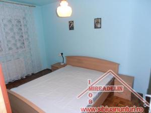 INCHIRIEZ  APARTAMENT 4 CAMERE ,  ZONA CEDONIA 101mp