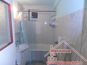 INCHIRIEZ  APARTAMENT 4 CAMERE ,  ZONA CEDONIA 101mp