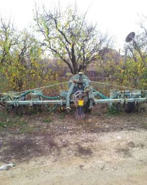 Tractor U650 + plug PP4 + semanatoare 6 randuri