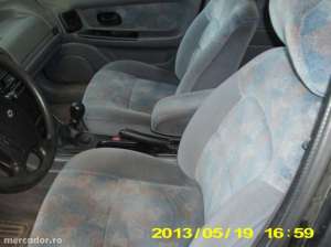 dezmembrez renault laguna 1