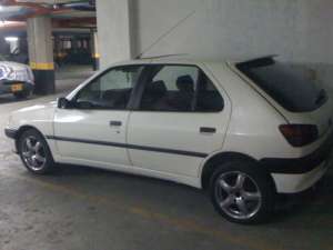 dezmembrez peugeot 306