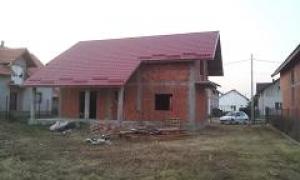 Casa Carpinis Timis (in constructie) cartierul nou -terenul de fotbal .Pret 29000� Tel.0256365121