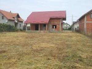Casa Carpinis Timis (in constructie) cartierul nou -terenul de fotbal .Pret 29000� Tel.0256365121