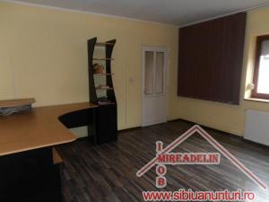 INCHIRIEZ CASA 3 CAMERE,   CALEA TURNISORULUI 100mp
