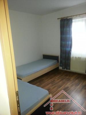 INCHIRIEZ  APARTAMENT 3 CAMERE ,  ZONA SOSEAUA  ALBA IULIA 64mp