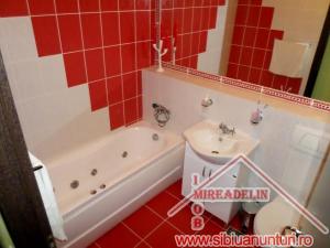 INCHIRIEZ APARTAMENT 3 CAMERE,   LUX,   ZONA INTEREX