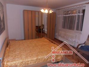 INCHIRIEZ  APARTAMENT 2 CAMERE ,  B-DUL VASILE MILIA 54mp
