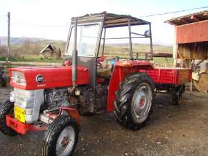 vand tractor massey ferguson cu coasa si remorca 43cp in stare ireprosabila