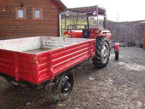 vand tractor massey ferguson cu coasa si remorca 43cp in stare ireprosabila