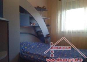 INCHIRIEZ  APARTAMENT 2 CAMERE ,  VALEA AURIE 54mp