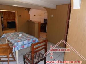 VAND CASA 4 CAMERE,    D+P,    SINGUR IN CURTE,    ZONA CALEA DUMBRAVII 130mp