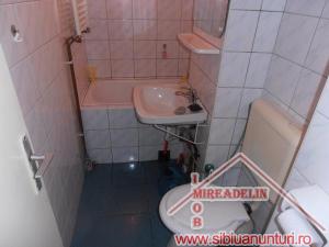 INCHIRIEZ  APARTAMENT 2 CAMERE , VASILE AARON 34mp