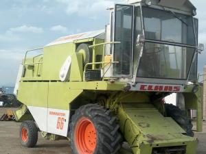 Vind combina treierat cereale claas dominator 66 cu tocator de paie
