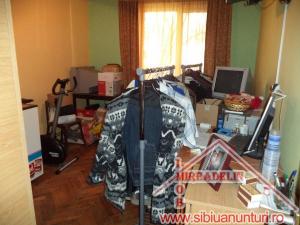 VAND APARTAMENT 3 CAMERE,  ZONA RAHOVA