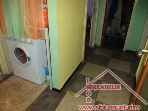VAND APARTAMENT 3 CAMERE,  ZONA RAHOVA