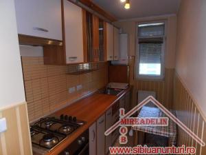 INCHIRIEZ  APARTAMENT  2 CAMERE ,  ZONA  LUPTEI 49mp