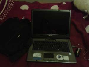 Vand laptop ASUS X51RL