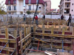 construim case la rosu  / cheie preturi rezonabile