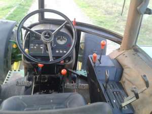 VAND TRACTOR JOHN DEERE 4X4