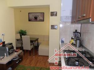 VAND APARTAMENT 3 CAMERE,   LUX,   VALEA AURIE,   88 mp
