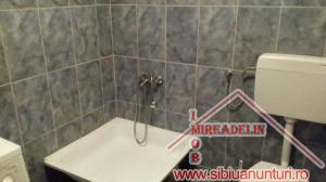 INCHIRIEZ MANSARDA  3 CAMERE,     BROSCARIE 72mp