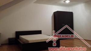 INCHIRIEZ MANSARDA  3 CAMERE,     BROSCARIE 72mp