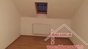 INCHIRIEZ MANSARDA  3 CAMERE,     BROSCARIE 72mp