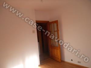 Apartament 3 camere navodari Peco