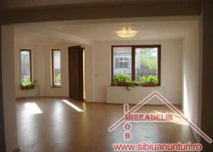 INCHIRIEZ CASA 4 CAMERE,   D+P+M,   ZONA TREI STEJARI 180mp