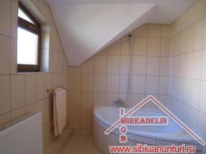 INCHIRIEZ CASA 4 CAMERE,   D+P+M,   ZONA TREI STEJARI 180mp