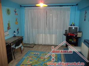 VAND APARTAMENT 3 CAMERE ,  TURNISOR 68mp