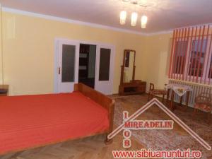 INCHIRIEZ CASA 3 CAMERE,   ZONA PARC SUB ARINI 150mp