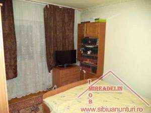 VAND APARTAMENT 3 CAMERE ,  TURNISOR 75mp