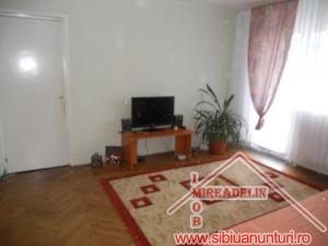 VAND APARTAMENT 3 CAMERE ,   STR. RAHOVA 79MP