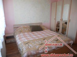 VAND APARTAMENT 3 CAMERE ,   STR. RAHOVA 79MP