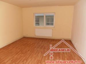 VAND APARTAMENT 3 CAMERE ,  STRAND 68mp