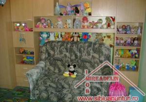 INCHIRIEZ  APARTAMENT 3 CAMERE ,  TURNISOR 75mp