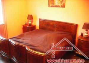 INCHIRIEZ  APARTAMENT 3 CAMERE ,  STRAND 70mp