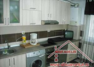 INCHIRIEZ  APARTAMENT 3 CAMERE ,  STRAND 70mp