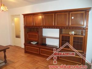 INCHIRIEZ APARTAMENT 3 CAMERE,   CALEA DUMBRAVII78mp