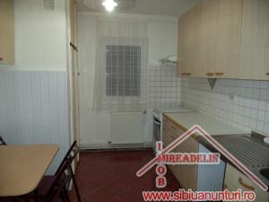 INCHIRIEZ APARTAMENT 3 CAMERE,   CALEA DUMBRAVII78mp