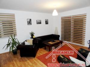 VAND CASA 5 CAMERE IN MEDIAS,    ZONA BARAJ 140mp