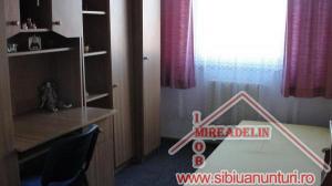 INCHIRIEZ  APARTAMENT 3 CAMERE,    CALEA POPLACII 70mp