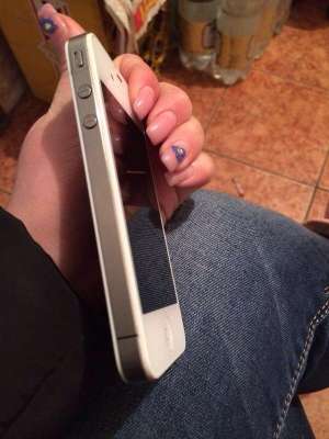 Vand iphone 4 alb neverlocked