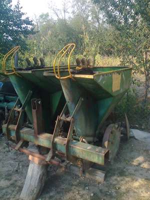 vand masina plantat cartofi