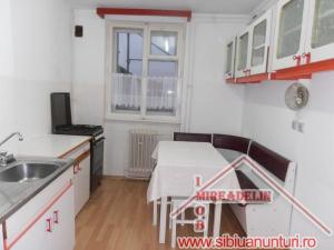 INCHIRIEZ APARTAMENT 2 CAMERE,    Mihai Viteazu,    56 mp