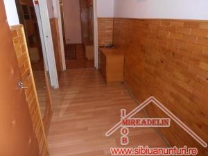 INCHIRIEZ APARTAMENT 2 CAMERE,    Mihai Viteazu,    56 mp