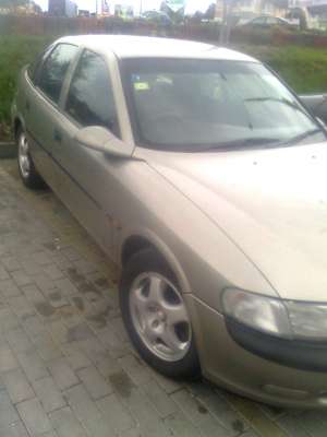 OPEL VECTRA B INTREAGA SAU PIESE