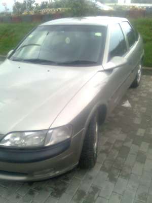 OPEL VECTRA B INTREAGA SAU PIESE